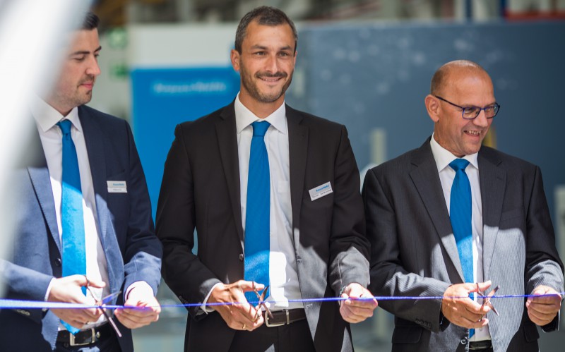 克勞斯瑪菲擠壓專家Wolfgang Hinz, Daniel Lachhammer 和Josef Renkl 從左至右)