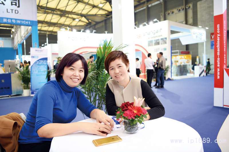 0上海管月-陳玲-總經理(左)鑫暉達徐鳳春-總經理(右)合影留戀