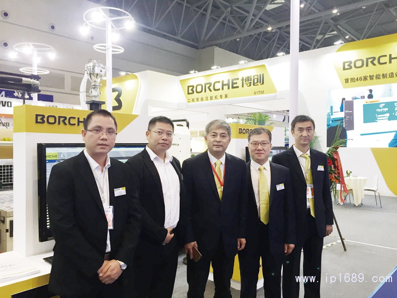 博創董事長朱康建(中)