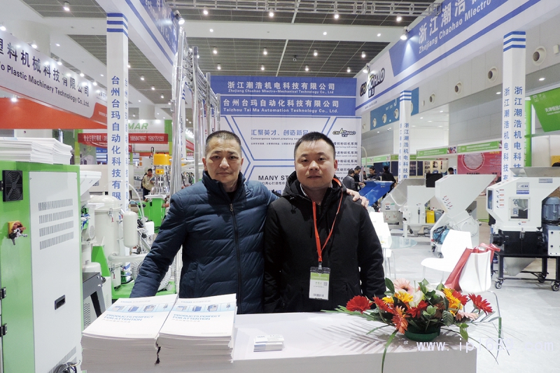 臺瑪總經理馬龍(右)