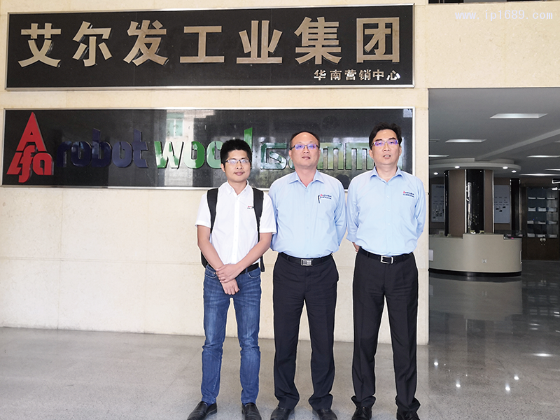 東莞市艾爾發自動化科技有限公司總經理陳智昌（中）與副總經理張景棠（右）