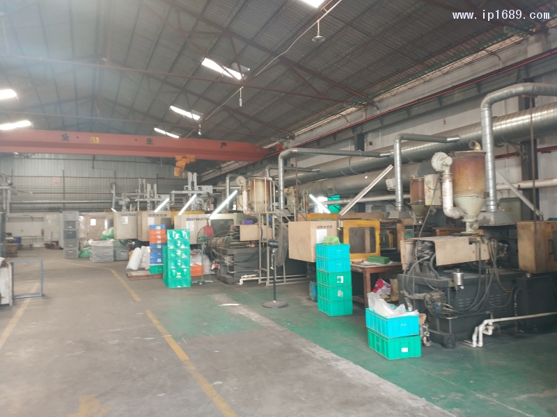 佛山市順德區(qū)容桂祥佳塑料五金廠 (4)車間機(jī)器