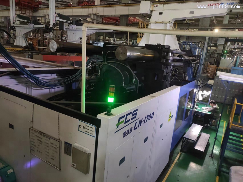 比亞迪車(chē)間使用富強(qiáng)鑫注塑機(jī)