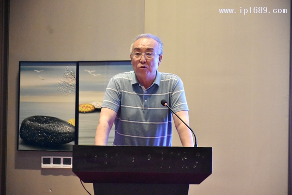 山西省住房和城鄉建設廳原副廳長、省塑料行業協會名譽顧問頊連斌講話