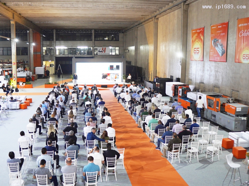 震雄一直致力于為當地客戶提供更優質、完善的產品和售后服務