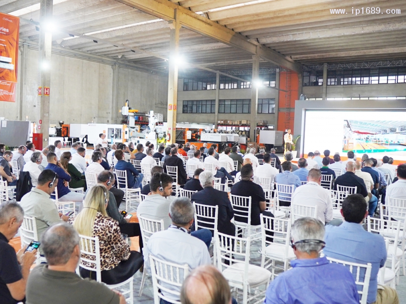 震雄南美子公司展示了MK6、MK6