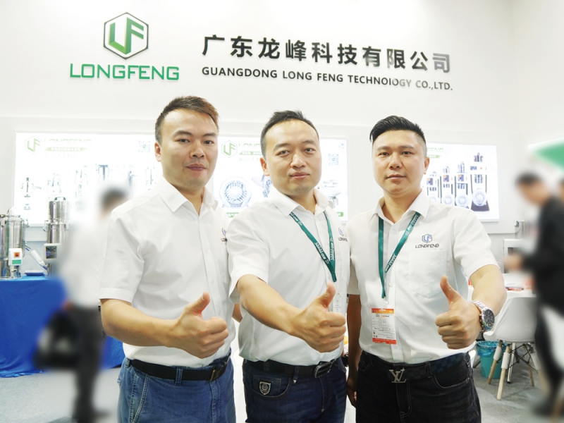 廣東龍峰實(shí)業(yè)有限公司總經(jīng)理林春銘(中)-拷貝