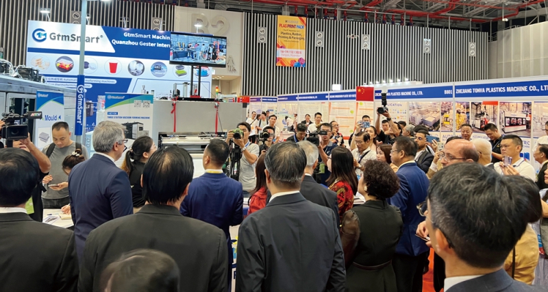 參展企業(yè)攜最新成果,結(jié)合當(dāng)?shù)匦枨螅故竟δ苄耘c可持續(xù)性創(chuàng)新產(chǎn)品和技術(shù)方案,獲國際買家和媒體矚目。-拷貝