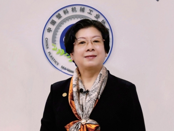 粟東平：保持性別中立的態(tài)度面對挑戰(zhàn)