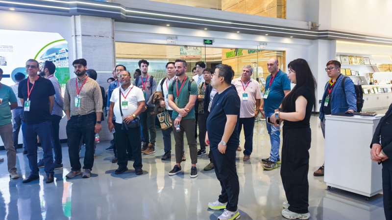 針對細(xì)分領(lǐng)域，東華機(jī)械展示了差異化技術(shù)方案-拷貝