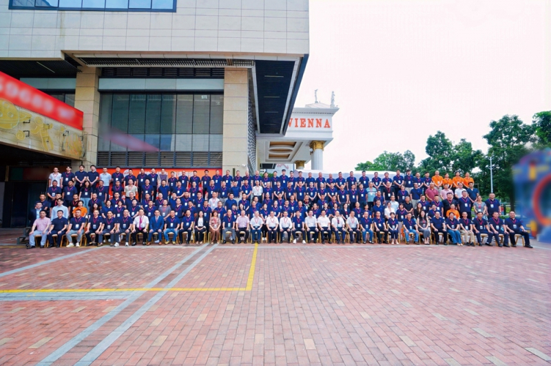 與會(huì)人員大合影