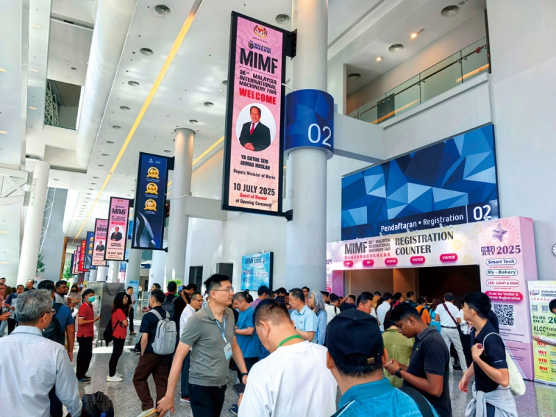 展會期間，來自中國的展商群體尤為璀璨奪目