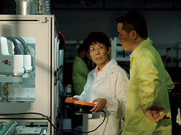 華成工控：注塑機械手控制系統的國產突圍者